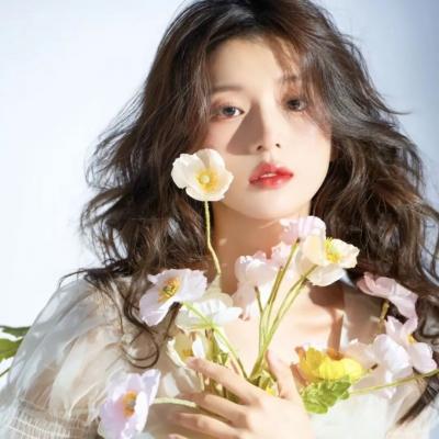 虽然我是白豚贵族,但因为我有前世的记忆,所以我在养育弱小的弟弟